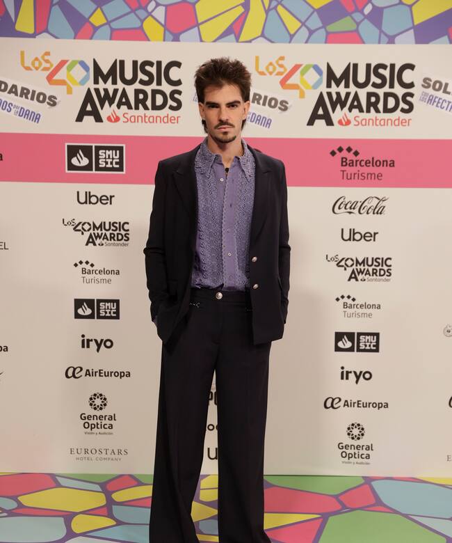 Después de tantas colaboraciones ('Relámpago', 'Escudo' y 'Una Ventana'), Xavibo ha venido a LOS40 Music Awards Santande 2024 para colaborar con la causa solidaria en torno a la que nos hemos unido esta noche.